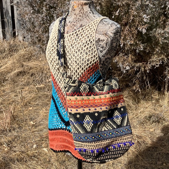 Boho Chic Drawstring Bucket Bag - Picture 5 of 5